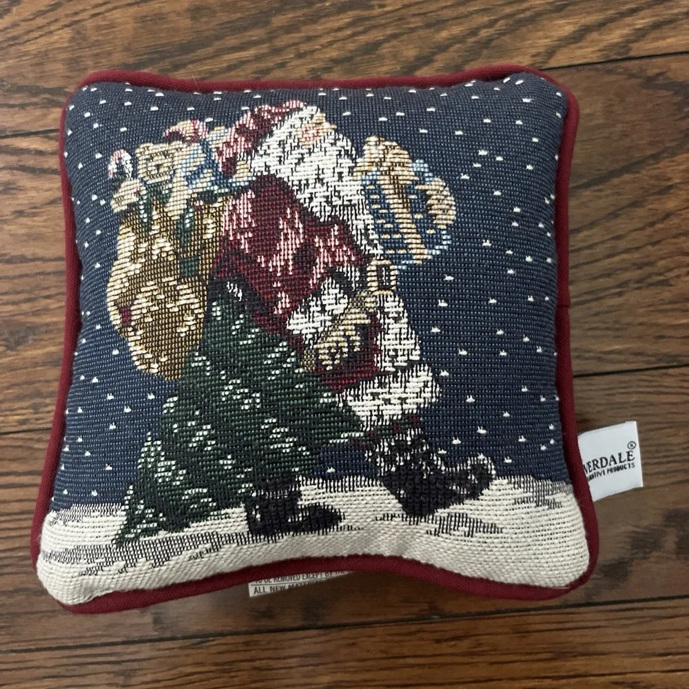 Riverdale Tapestry Christmas Old World Santa Decorative Throw Pillow 8